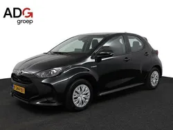 Zwart Gebruikt 2020 Toyota Yaris Active Hatchback | € 18.950 (Eerlijke prijs)