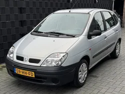 Grijs, metallic lak Gebruikt 2001 Renault Scénic MPV | € 4.500