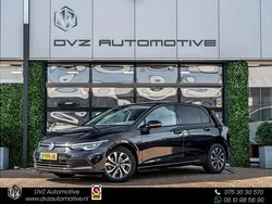 Zwart Gebruikt 2022 VW Golf VIII Active Hatchback | € 21.950 (Super prijs)