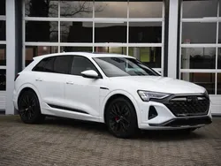 Wit Gebruikt 2023 Audi Q8 e-tron Comfort SUV | € 59.850 (Iets duurder)