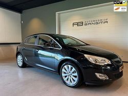 Zwart Gebruikt 2012 Opel Astra Cosmo Hatchback | € 6.250 (Eerlijke prijs)
