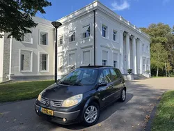 Grijs Gebruikt 2006 Renault Scénic II Luxe MPV | € 1.500 (Eerlijke prijs)