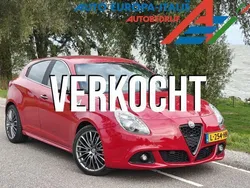 Rood Gebruikt 2014 Alfa Romeo Giulietta Quadrifoglio Verde Hatchback | € 17.950 (Iets duurder)