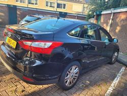 Zwart Gebruikt 2014 Ford Focus Titanium Sedan | € 4.500 (Super prijs)