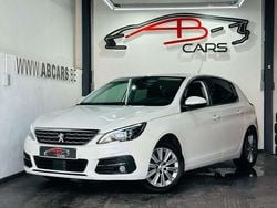 Wit Gebruikt 2021 Peugeot 308 Allure Sedan | € 14.990 (Eerlijke prijs)