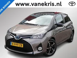 Grijs, metallic lak Gebruikt 2015 Toyota Yaris Hybrid Hatchback | € 15.999 (Duur)