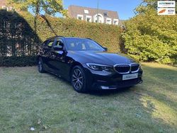 Zwart Gebruikt 2022 BMW 316 Comfort Edition Stationwagen | € 19.999