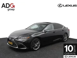 Zwart Gebruikt 2020 Lexus ES300H President Line Sedan | € 35.950