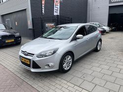 Grijs, metallic lak Gebruikt 2014 Ford Focus Titanium Hatchback | € 4.999 (Eerlijke prijs)