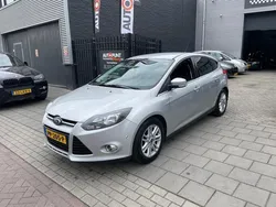 Grijs, metallic lak Gebruikt 2014 Ford Focus Titanium Hatchback | € 4.999 (Goede deal)