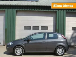 Grijs, metallic lak Gebruikt 2012 Fiat Punto Evo Pop Hatchback | € 4.250 (Iets duurder)