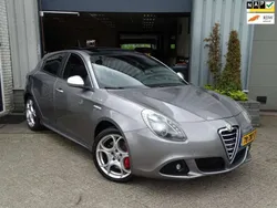 Grijs Gebruikt 2013 Alfa Romeo Giulietta Business Hatchback | € 9.999 (Eerlijke prijs)