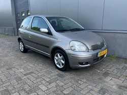 Grijs Gebruikt 2005 Toyota Yaris Hatchback | € 249