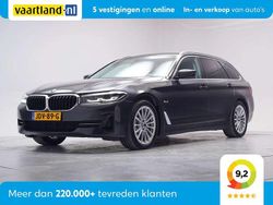 Grijs, metallic lak Gebruikt 2022 BMW 520 Executive Stationwagen | € 30.909 (Super prijs)