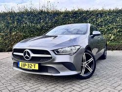 Grijs Gebruikt 2021 Mercedes CLA250 Premium Plus Sedan | € 26.495 (Super prijs)