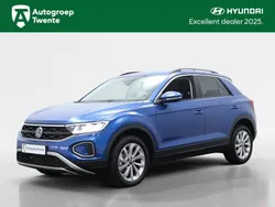 Blauw Gebruikt 2024 VW T-Roc Business SUV | € 32.445 (Goede deal)
