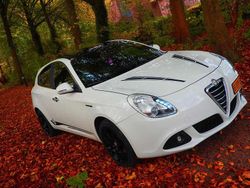 Wit Gebruikt 2010 Alfa Romeo Giulietta Distinctive Hatchback | € 6.999 (Eerlijke prijs)