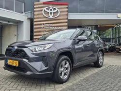 Grijs Gebruikt 2023 Toyota RAV4 Hybrid Active SUV | € 39.700 (Goede deal)