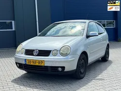 Grijs Gebruikt 2003 VW Polo Highline Hatchback | € 1.250 (Goede deal)