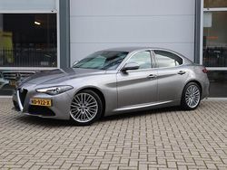 Grijs Gebruikt 2017 Alfa Romeo Giulia Super Sedan | € 23.950 (Eerlijke prijs)