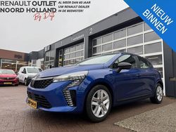 Blue iron (terqh) Gebruikt 2025 Renault Clio V Evolution Hatchback | € 19.390 (Eerlijke prijs)