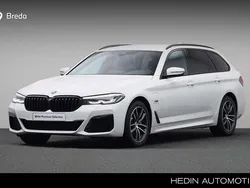 Wit Gebruikt 2022 BMW 530 Executive Stationwagen | € 41.880 (Eerlijke prijs)