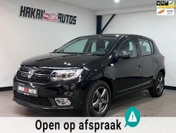 Zwart Gebruikt 2018 Dacia Sandero Lauréate Hatchback | € 7.995 (Eerlijke prijs)