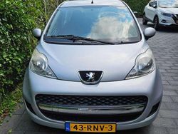 Grijs Gebruikt 2011 Peugeot 107 Hatchback | € 3.950 (Eerlijke prijs)