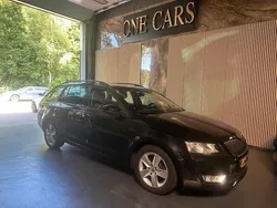 Zwart Gebruikt 2013 Skoda Octavia Ambition Stationwagen | € 4.650 (Duur)