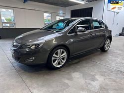 Grijs Gebruikt 2010 Opel Astra Sport Hatchback | € 4.450 (Eerlijke prijs)