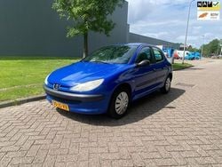 Blauw Gebruikt 2002 Peugeot 206 Hatchback | € 1.199 (Eerlijke prijs)