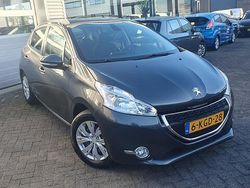 Grijs Gebruikt 2013 Peugeot 208 Envy Hatchback | € 4.999 (Goede deal)