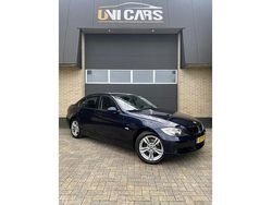 Blauw (metallic) Gebruikt 2006 BMW 318 Executive Sedan | € 3.999 (Eerlijke prijs)