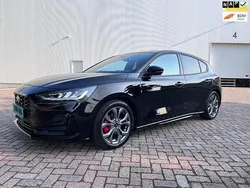 Zwart Gebruikt 2025 Ford Focus ST-Line Hatchback | € 28.950 (Eerlijke prijs)