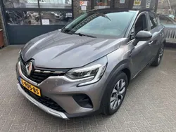 Grijs, metallic lak Gebruikt 2020 Renault Captur Intens SUV | € 20.950 (Eerlijke prijs)