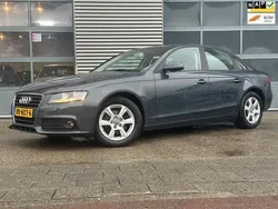 Grijs, metallic lak Gebruikt 2011 Audi A4 Business Sedan | € 9.850 (Eerlijke prijs)