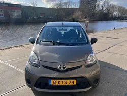 Brons Gebruikt 2013 Toyota Aygo Comfort Hatchback | € 5.000 (Eerlijke prijs)