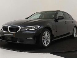 Zwart Gebruikt 2020 BMW 330e Executive Sedan | € 31.890 (Eerlijke prijs)