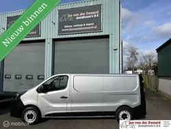 Grijs Gebruikt 2018 Opel Vivaro Selection Van | € 10.650 (Goede deal)