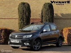 Zwart Gebruikt 2018 Dacia Sandero Stepway Hatchback | € 9.995 (Eerlijke prijs)