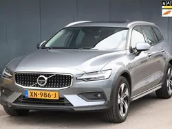 Grijs Gebruikt 2019 Volvo V60 CC Stationwagen | € 27.850