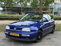 Blauw, metallic lak Gebruikt 1998 VW Golf Cabriolet Cabriolet | € 3.990 (Iets duurder)