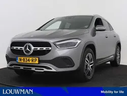 Mountain grey metallic (grijs metallic) Gebruikt 2022 Mercedes GLA250 Progressive SUV | € 42.945 (Super prijs)