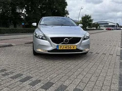 Grijs Gebruikt 2016 Volvo V40 Momentum Stationwagen | € 6.250 (Eerlijke prijs)