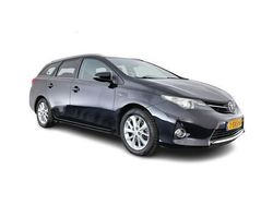 Black pearl (zwart metallic) Gebruikt 2014 Toyota Auris Touring Sports Comfort Stationwagen | € 7.645 (Eerlijke prijs)