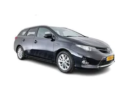 Black pearl (zwart metallic) Gebruikt 2014 Toyota Auris Touring Sports Comfort Stationwagen | € 7.945 (Eerlijke prijs)