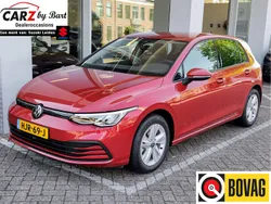 Rood Gebruikt 2024 VW Golf VIII Life Hatchback | € 26.895 (Goede deal)