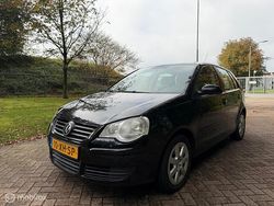 Zwart Gebruikt 2007 VW Polo Hatchback | € 2.199 (Eerlijke prijs)