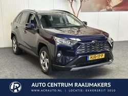Blauw, metallic lak Gebruikt 2020 Toyota RAV4 SUV | € 28.940 (Eerlijke prijs)