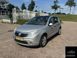 Grijs Gebruikt 2008 Dacia Sandero Lauréate Hatchback | € 2.250 (Iets duurder)